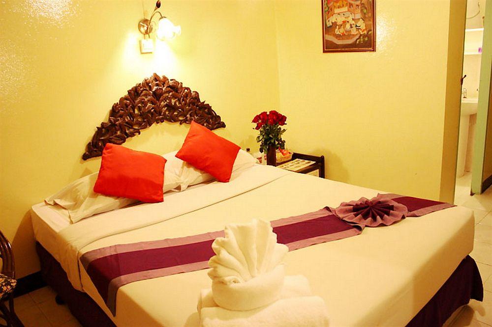 Sawasdee Sea View Hotel Патая Екстериор снимка