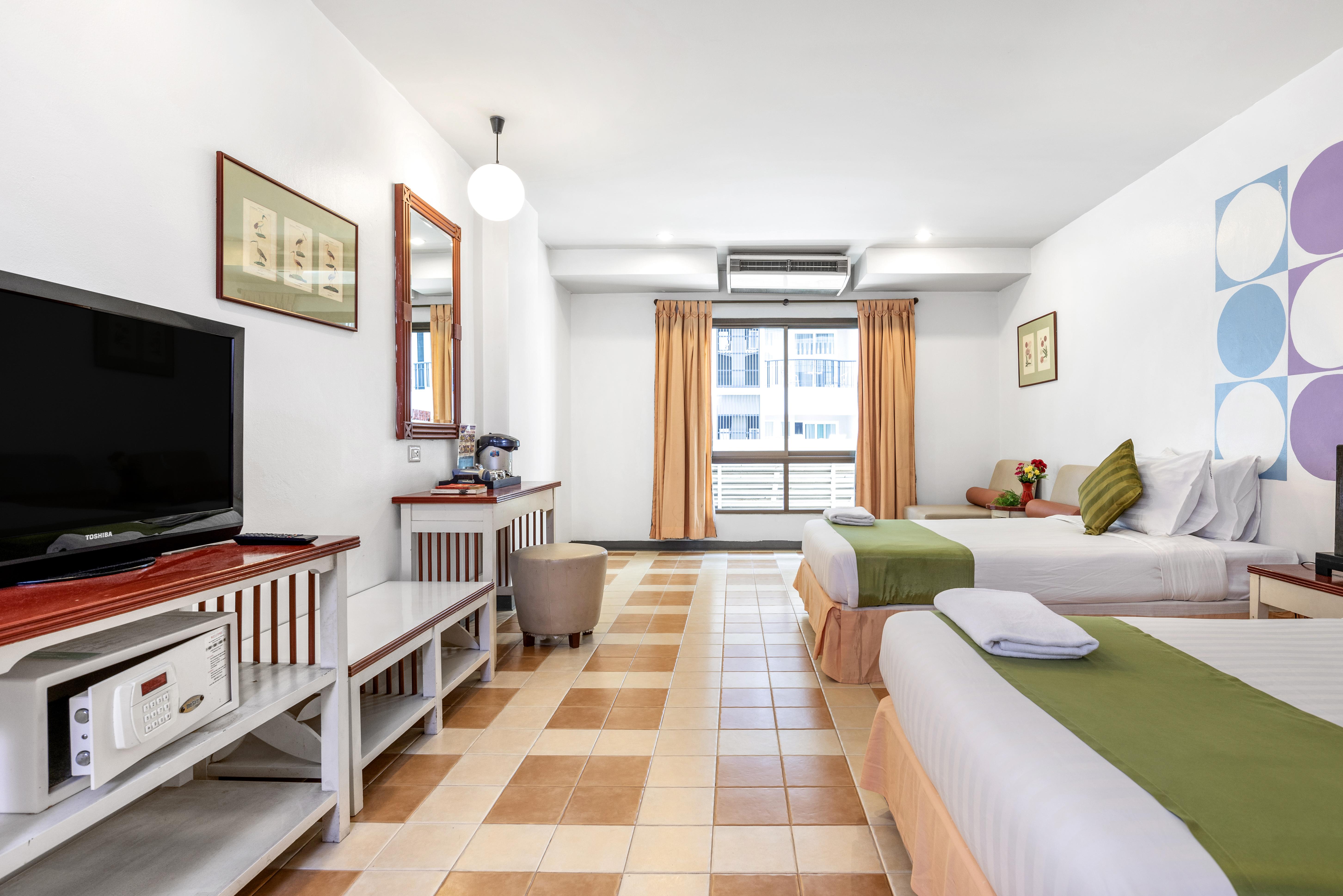 Sawasdee Sea View Hotel Патая Екстериор снимка